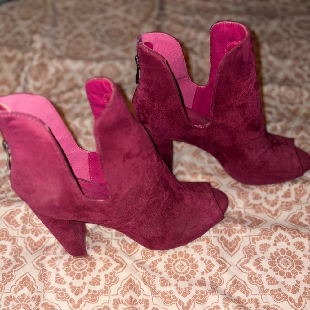 NWOT purple/plum booties.
